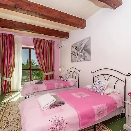 Levecca 1 - Gladiola Case de vacanță